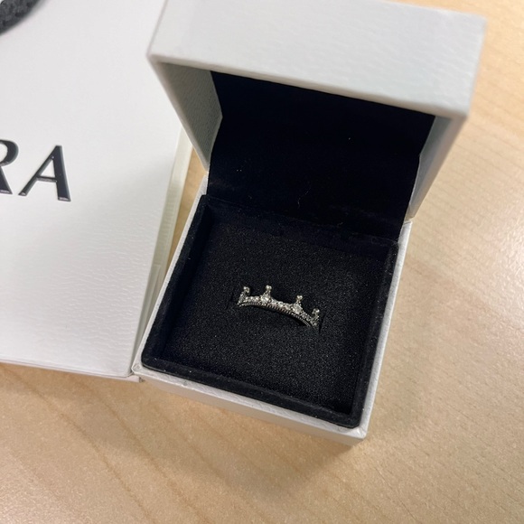 Pandora Clear Sparkling Crown Ring - Silver - Picture 5 of 8